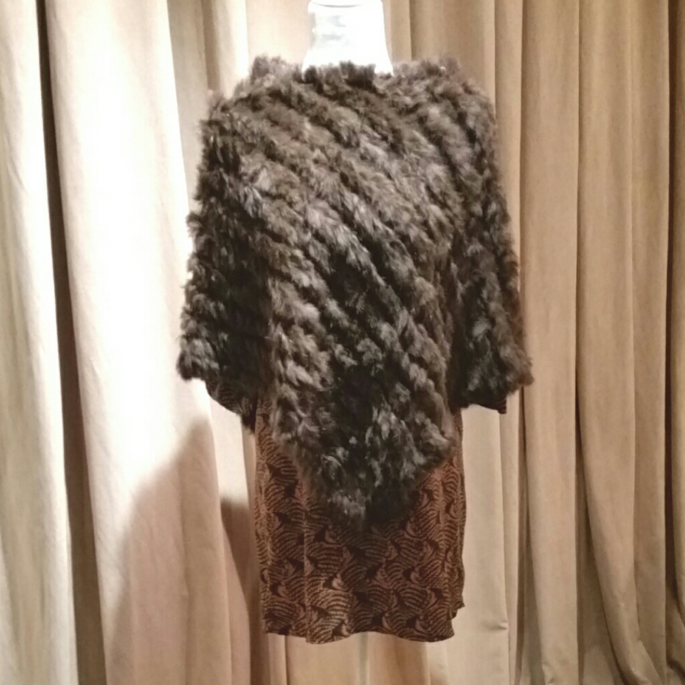 Fur (Rex Rabbit) poncho - Picture 3 of 8